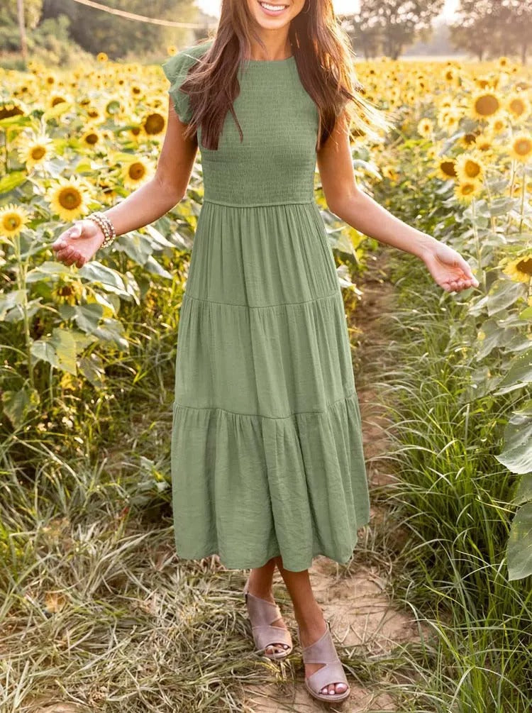 Well Tailored Dress with a Graceful Silhouette