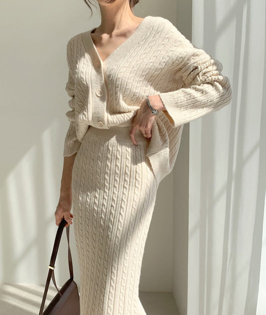 Effortlessly Elegant Top with a Timeless Design