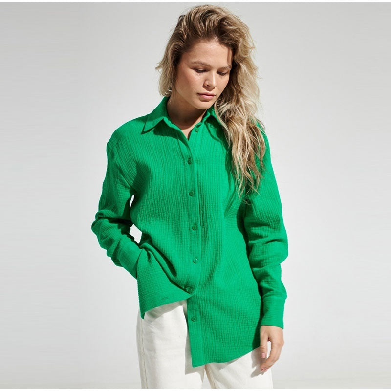 Sophisticated Blouse with a Clean Classic Look