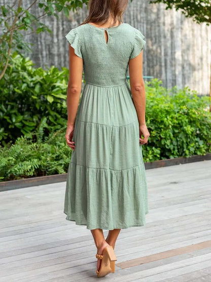 Well Tailored Dress with a Graceful Silhouette