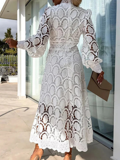 Beautifully Finished Dress in a Timeless Design
