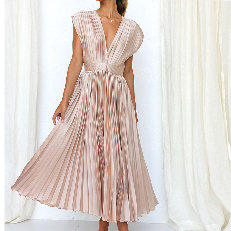 Effortlessly Elegant Dress with a Timeless Design