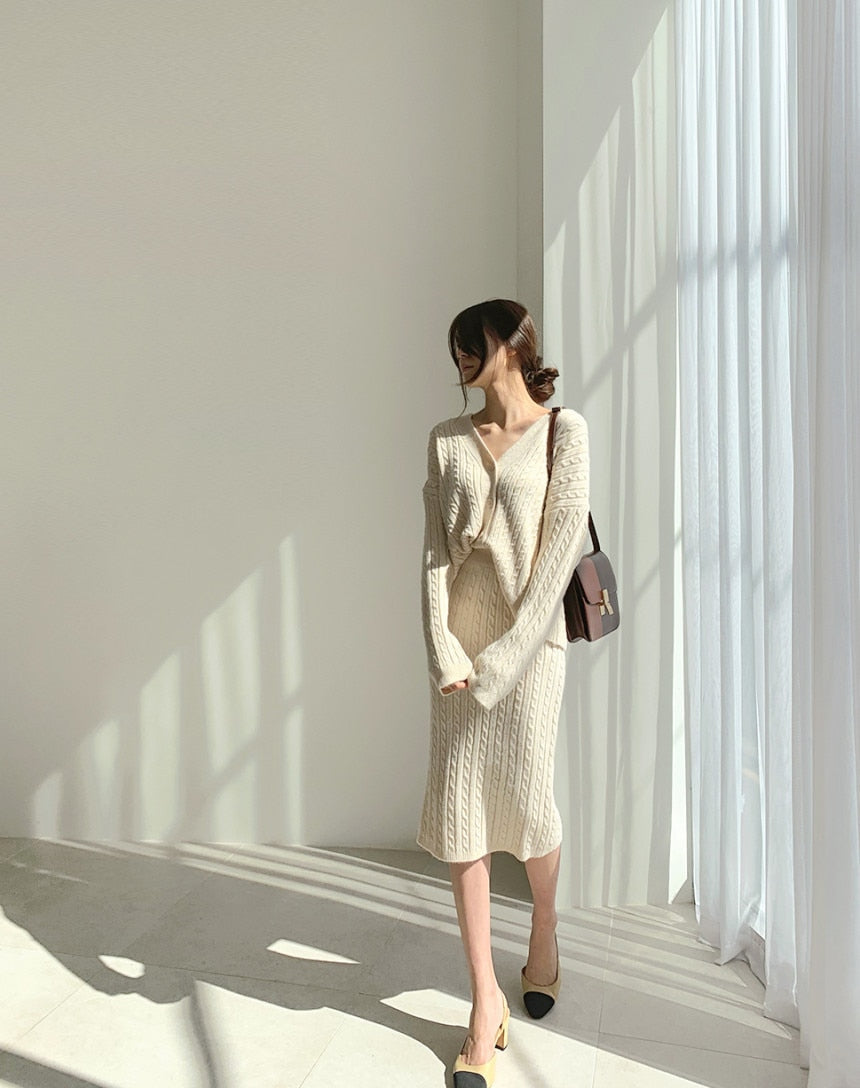 Effortlessly Elegant Top with a Timeless Design