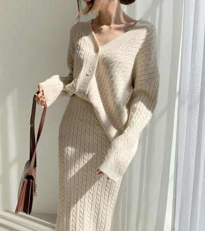 Effortlessly Elegant Top with a Timeless Design