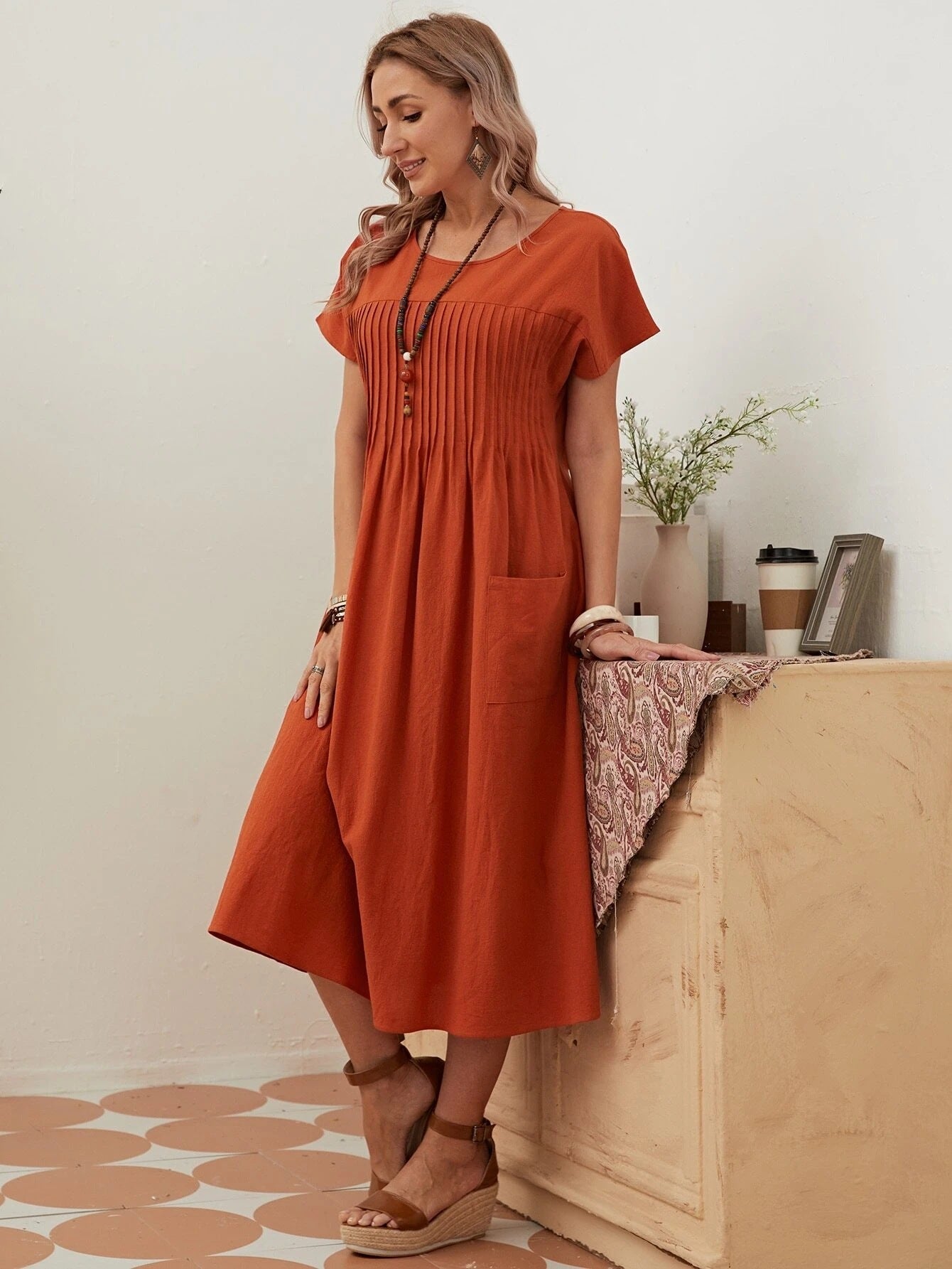 Beautifully Crafted Dress in a Classic Style