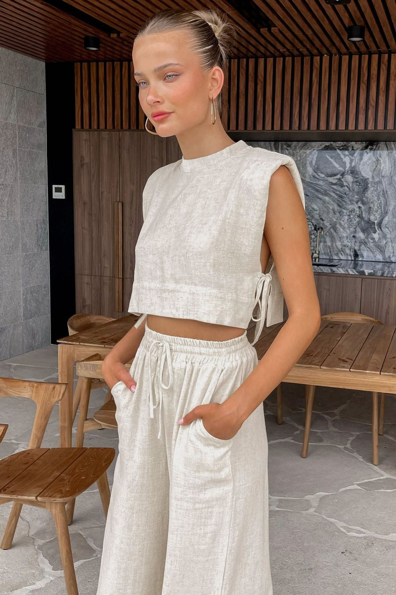 Elegantly Styled Pants for Everyday Wear