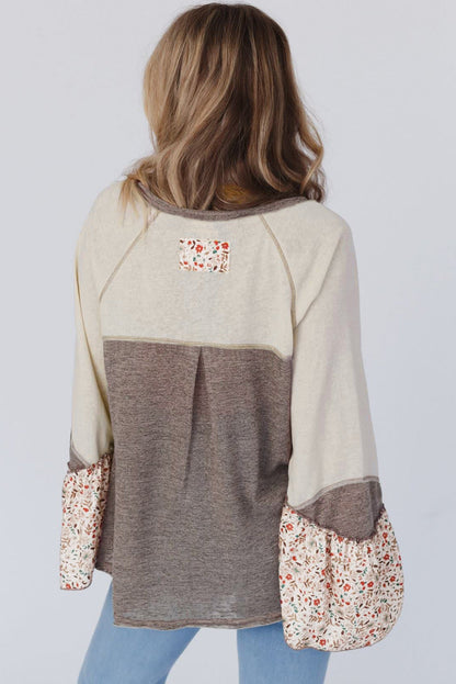 Effortlessly Elegant T-Shirt with a Timeless Design