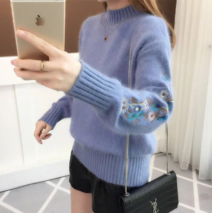 Effortlessly Elegant Sweater with a Timeless Design