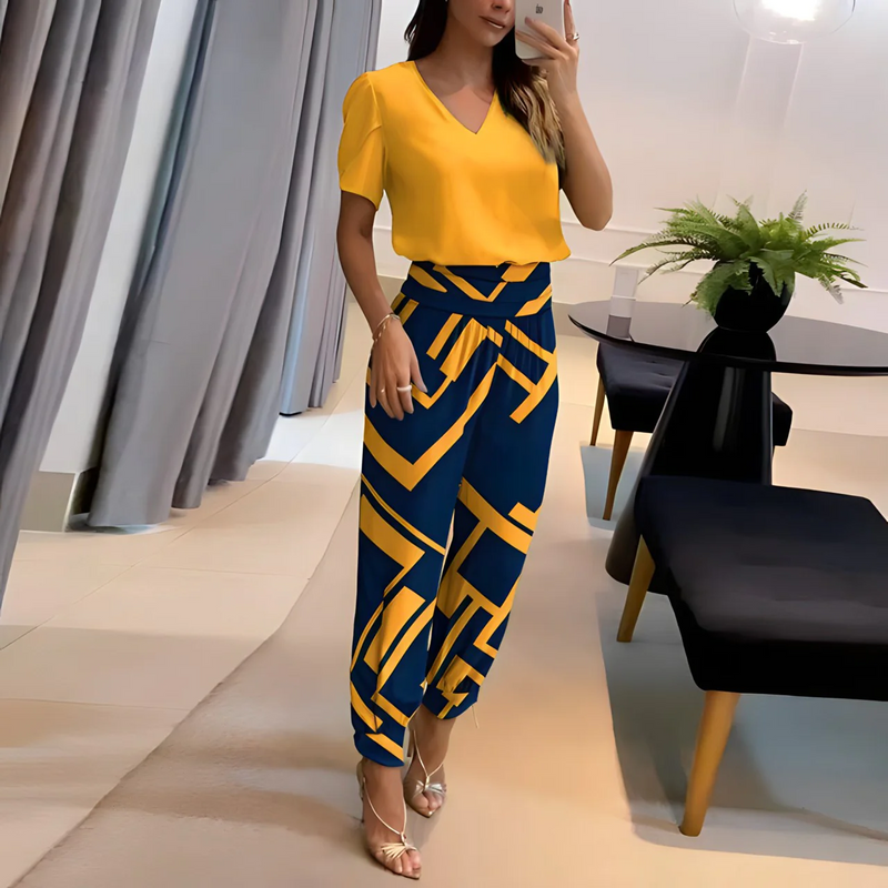 Sophisticated Trousers with a Clean Classic Look