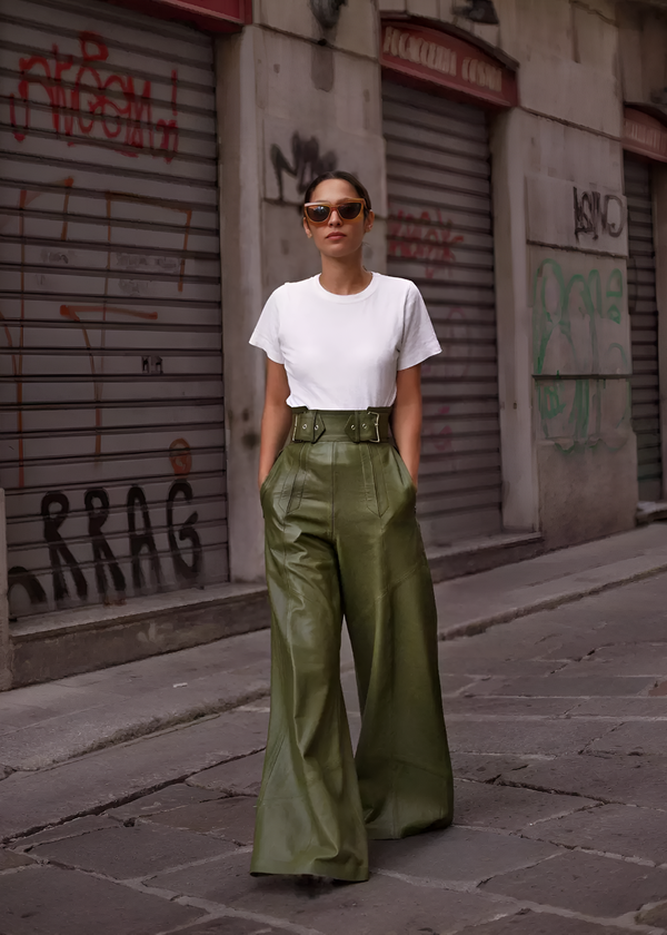 Polished Trousers with an Effortless Classic Look