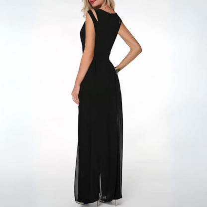 Effortlessly Elegant Garment with a Timeless Design