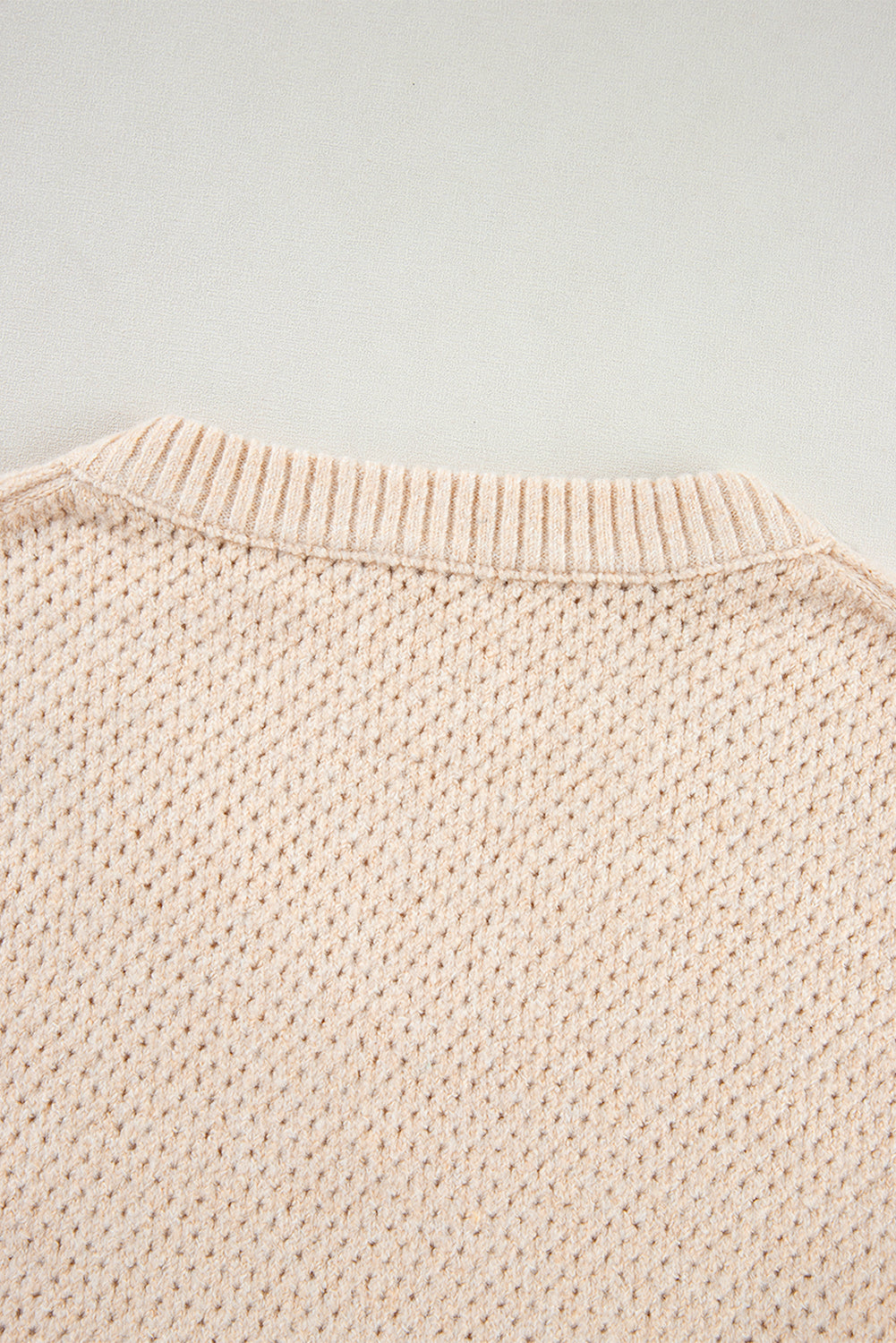 Well Tailored Sweater with a Graceful Silhouette