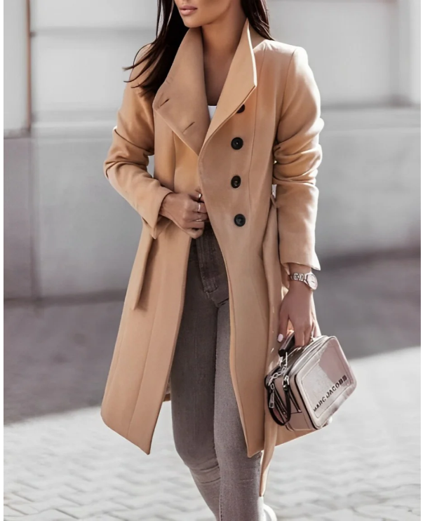 Gracefully Styled Coat for Any Occasion