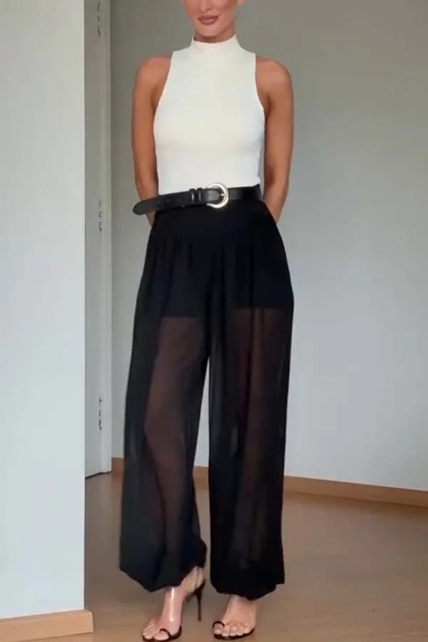 Effortlessly Elegant Pants with a Timeless Design
