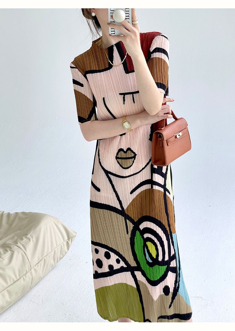 Gracefully Styled Dress for Any Occasion