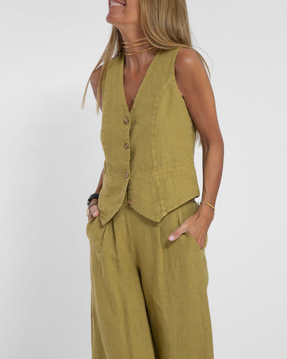 A Vintage Style Trousers with Delicate Timeless Details