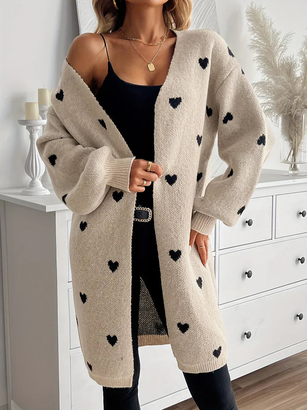 Well Tailored Cardigan with a Graceful Silhouette