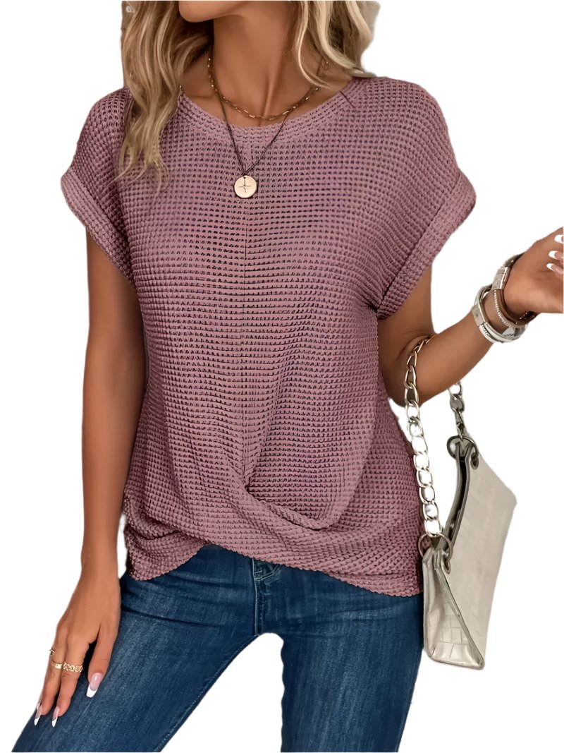 Well Tailored Blouse with a Graceful Silhouette