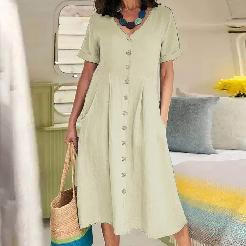 Well Tailored Dress with a Graceful Silhouette