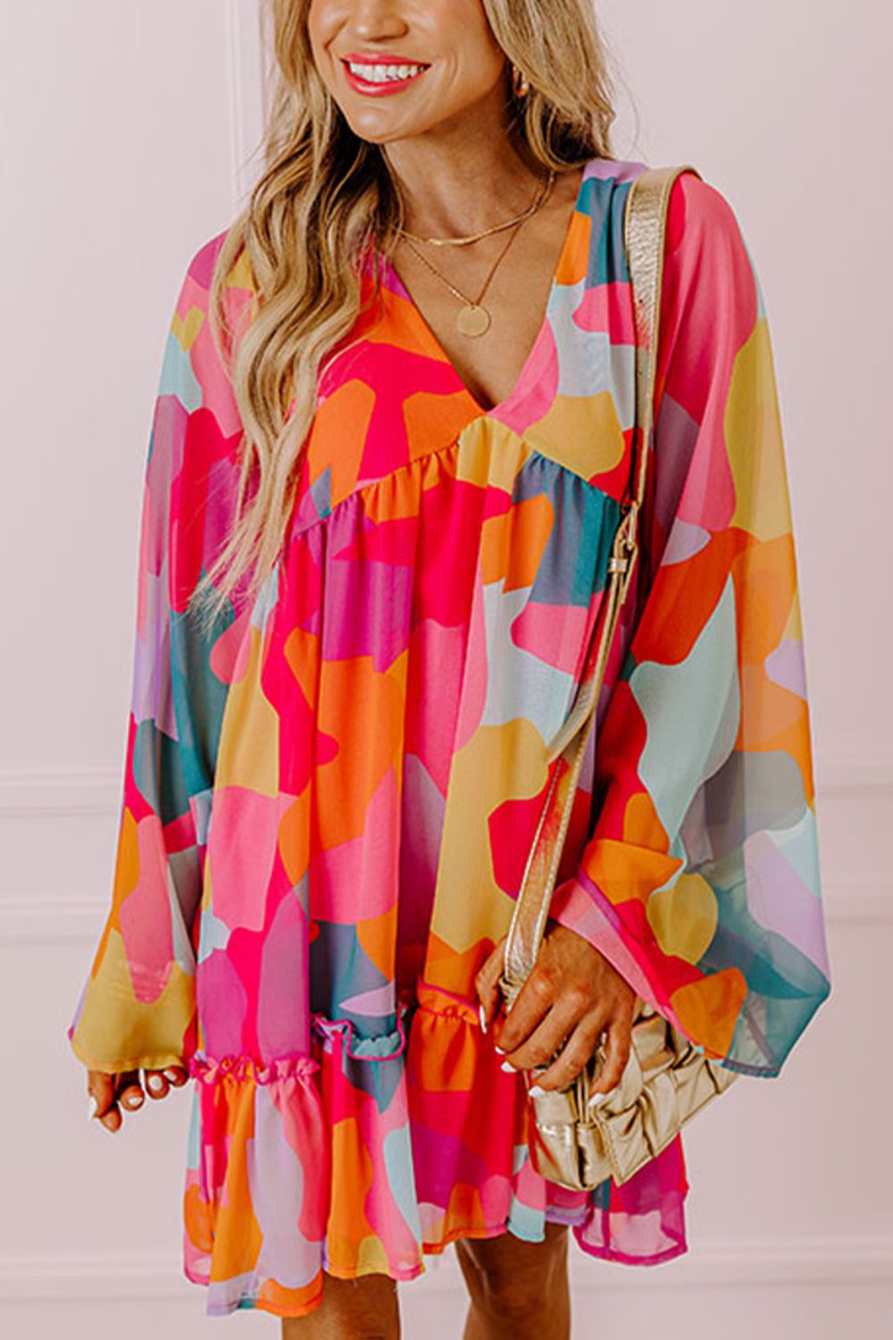 Effortlessly Elegant Dress with a Timeless Design