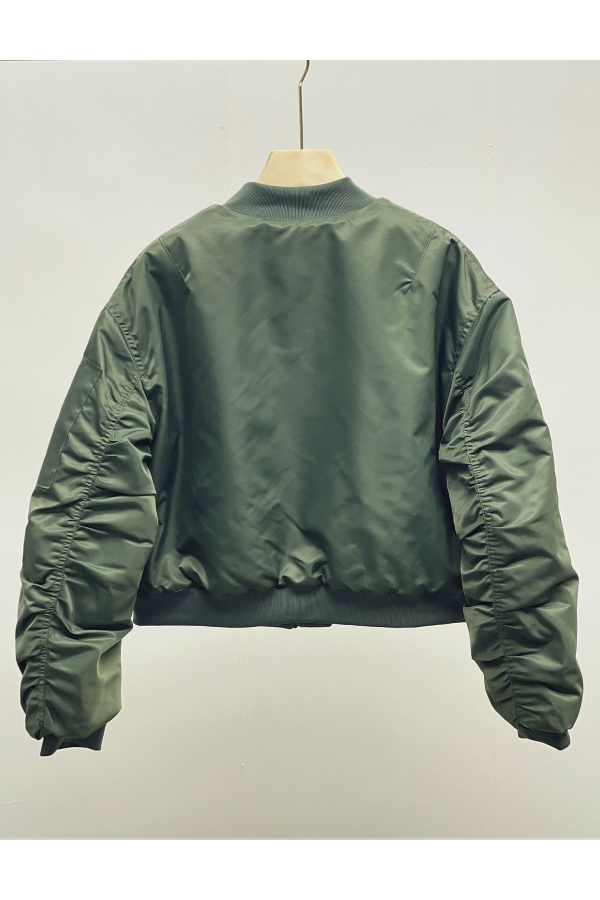 Well Tailored Jacket with a Graceful Silhouette