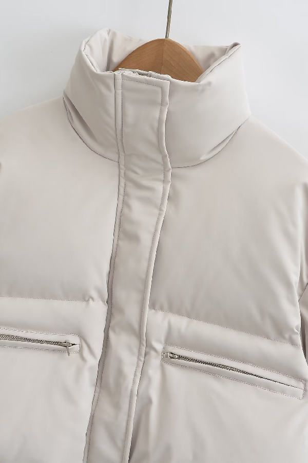 Effortlessly Elegant Coat with a Timeless Design