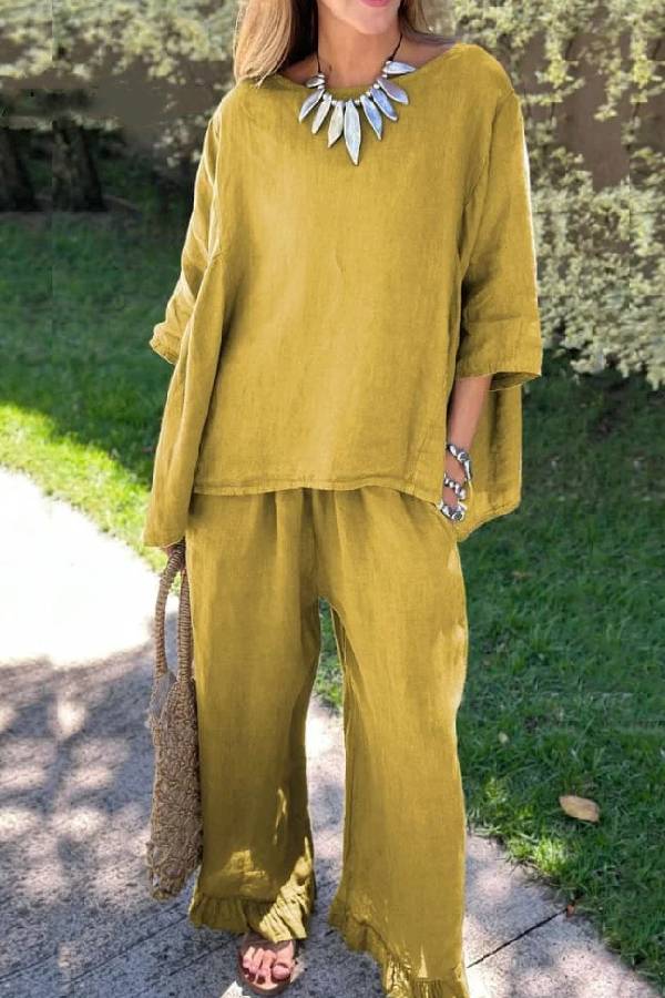 Effortlessly Elegant Pants with a Timeless Design