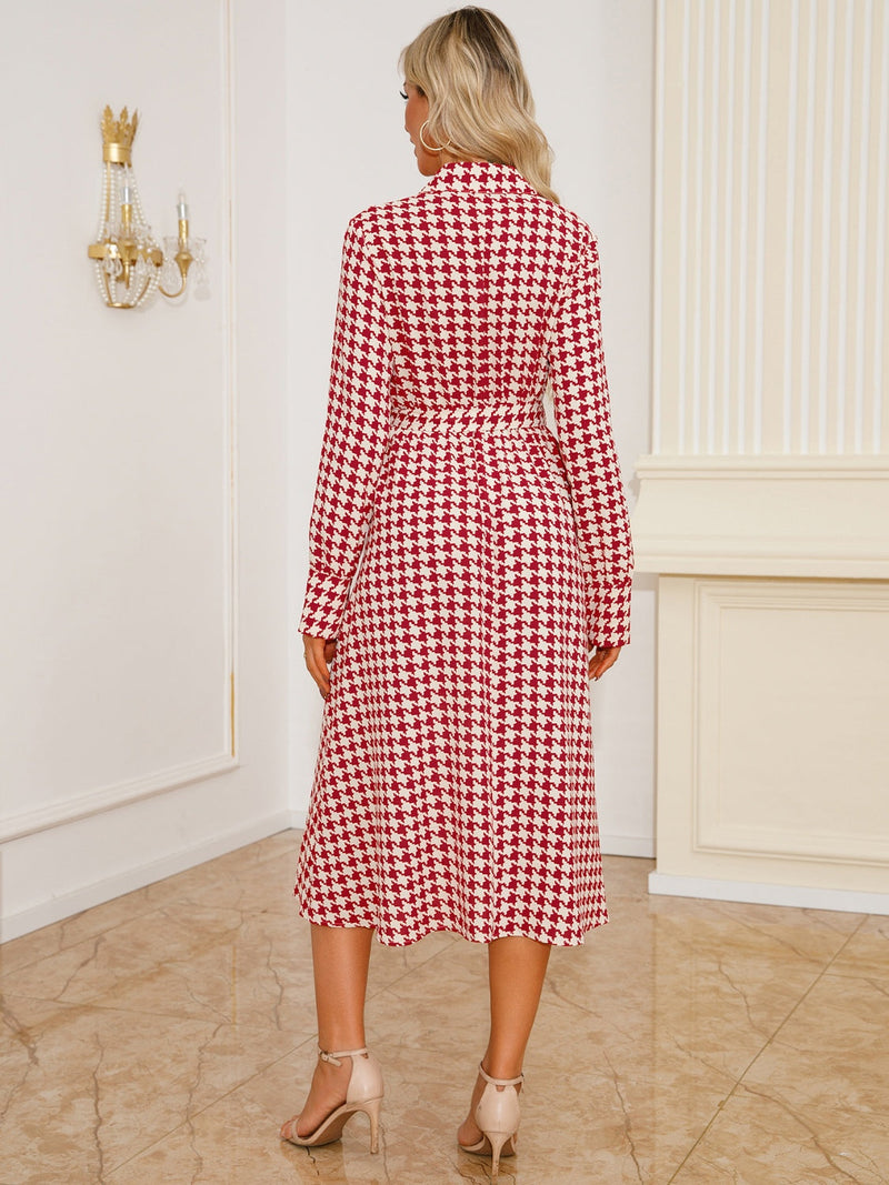 Well Tailored Dress with a Graceful Silhouette