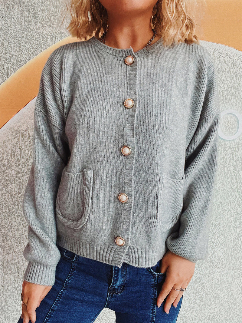 Well Tailored Cardigan with a Graceful Silhouette