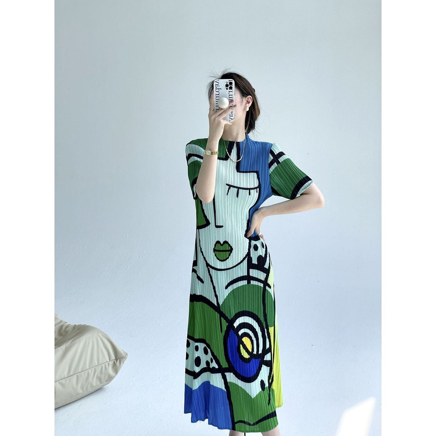 Gracefully Styled Dress for Any Occasion