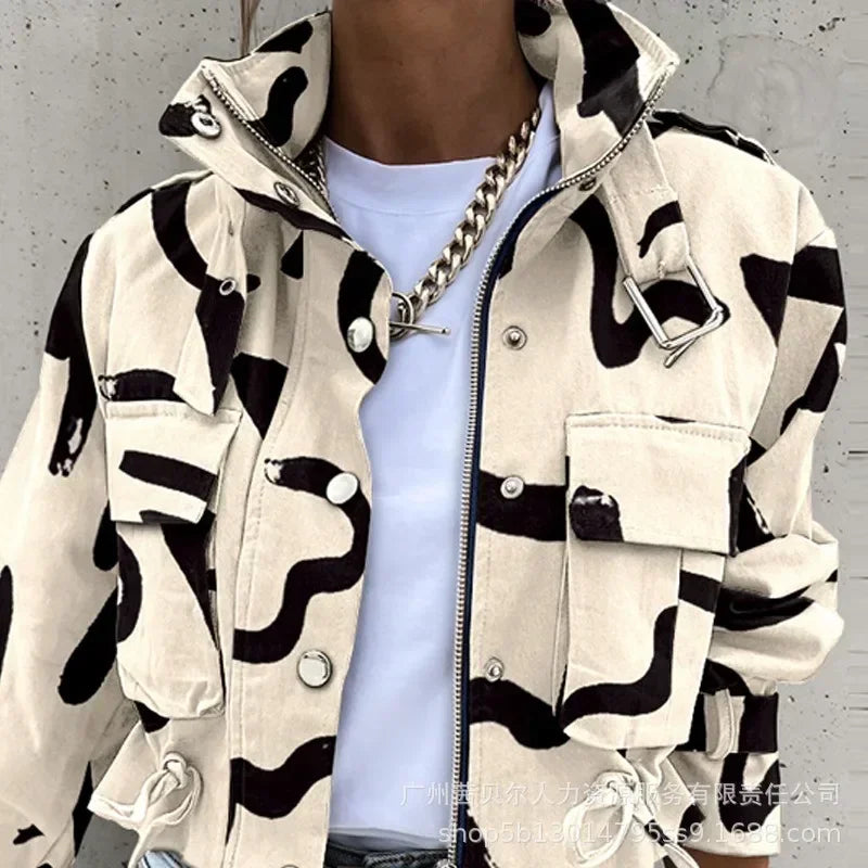 Klassisesti suunniteltu Takki