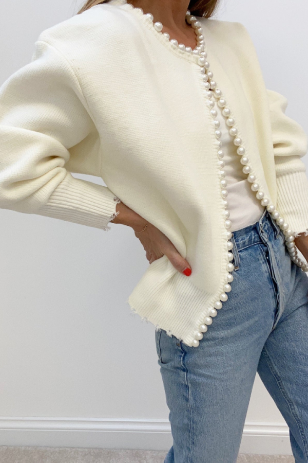 Gracefully Styled Cardigan for Any Occasion