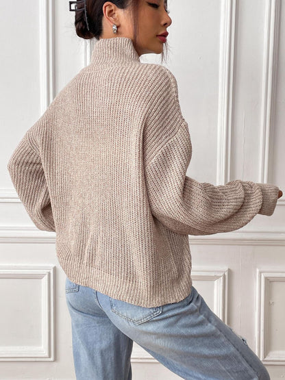 Effortlessly Elegant Sweater with a Timeless Design