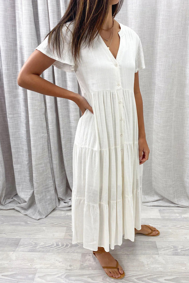 Effortlessly Elegant Dress with a Timeless Design