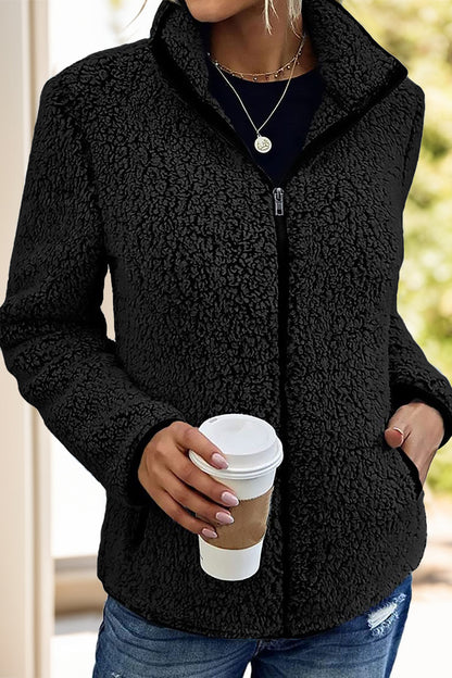 Effortlessly Elegant Jacket with a Timeless Design