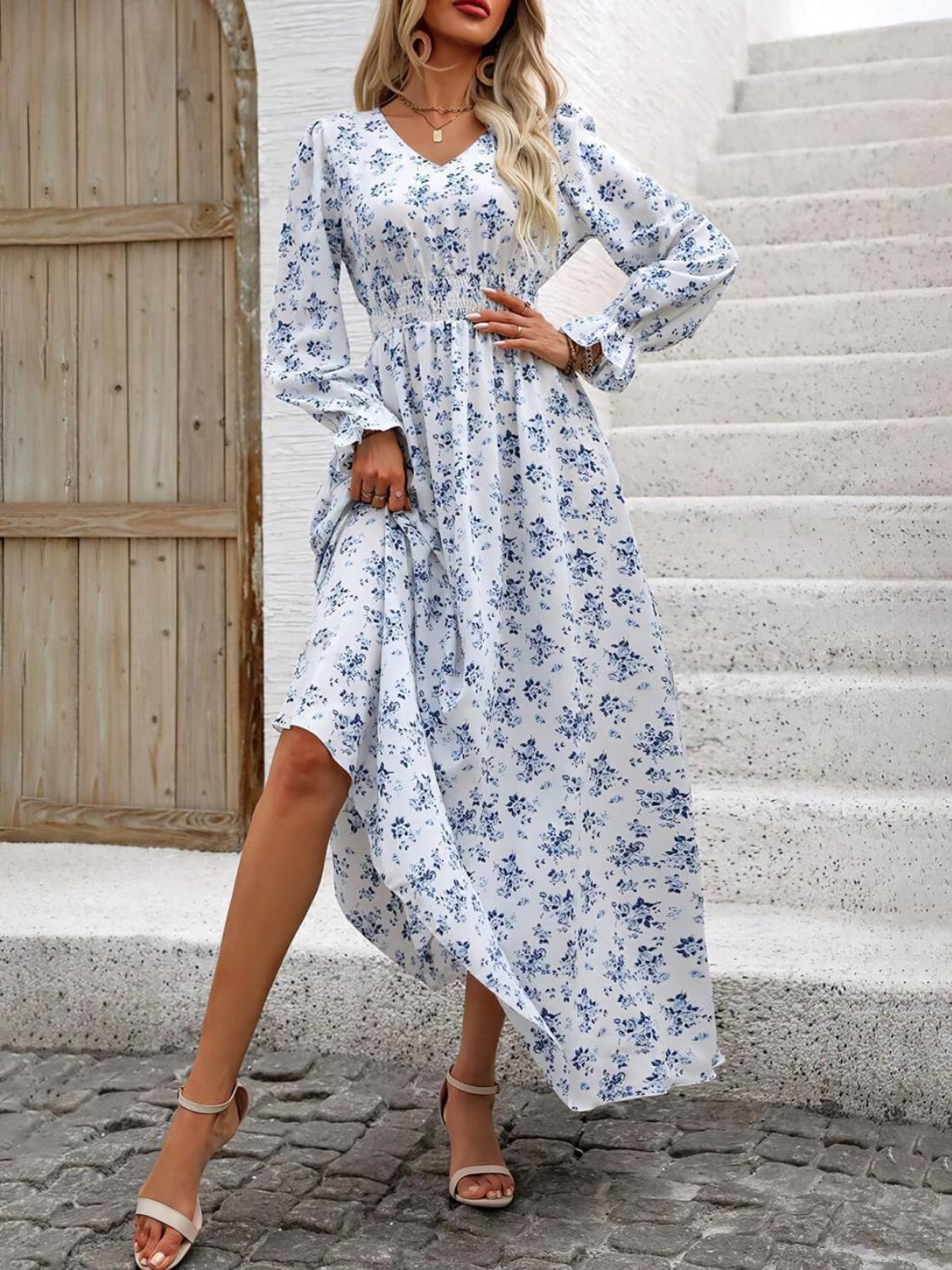 Classic Vintage Dress with a Flattering Fit