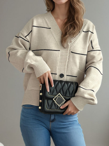 Effortlessly Elegant Cardigan with a Timeless Design