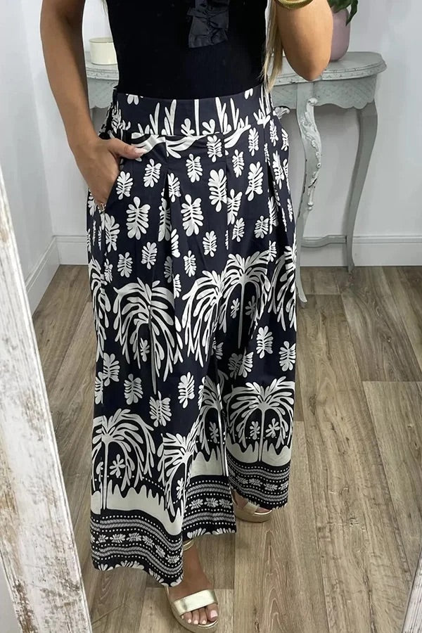 Elegantly Styled Pants for Everyday Wear