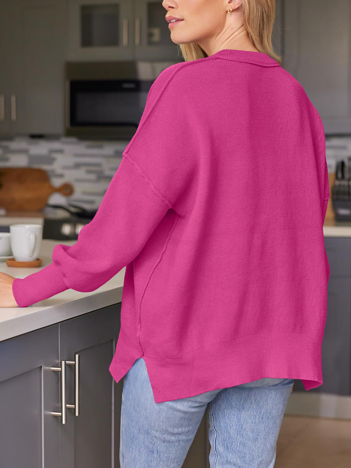 Well Tailored Sweater with a Graceful Silhouette