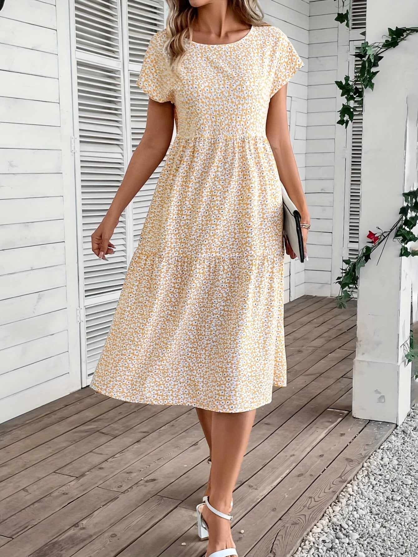 Sophisticated Dress with a Clean Classic Look