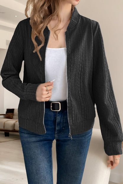 Effortlessly Elegant Jacket with a Timeless Design