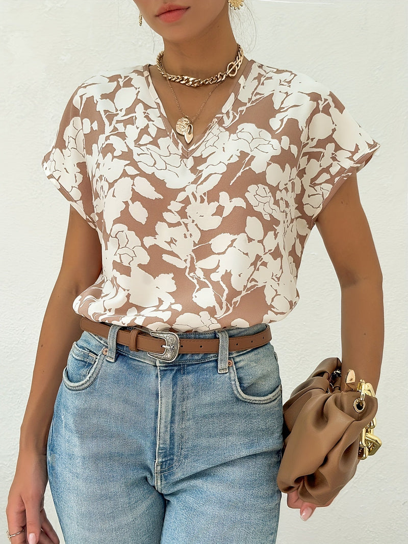 Sophisticated Blouse with a Clean Classic Look