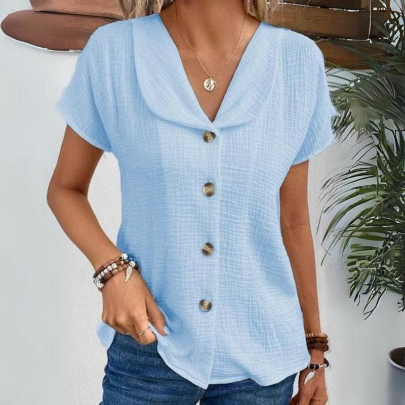Sophisticated Blouse with a Clean Classic Look