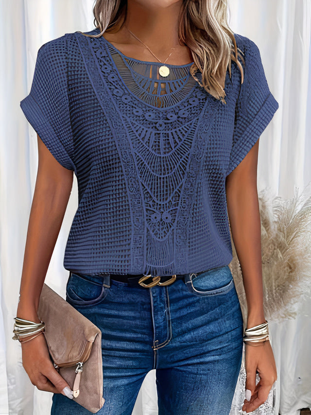 Classic Vintage Shirt with a Flattering Fit