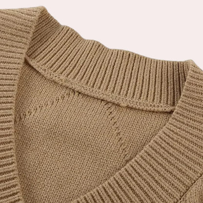 Effortlessly Elegant Cardigan with a Timeless Design