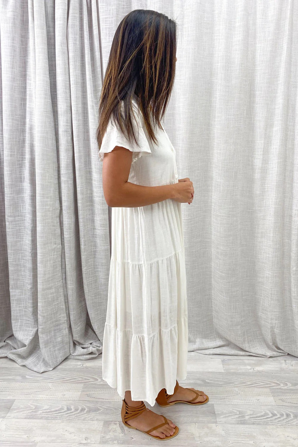 Effortlessly Elegant Dress with a Timeless Design