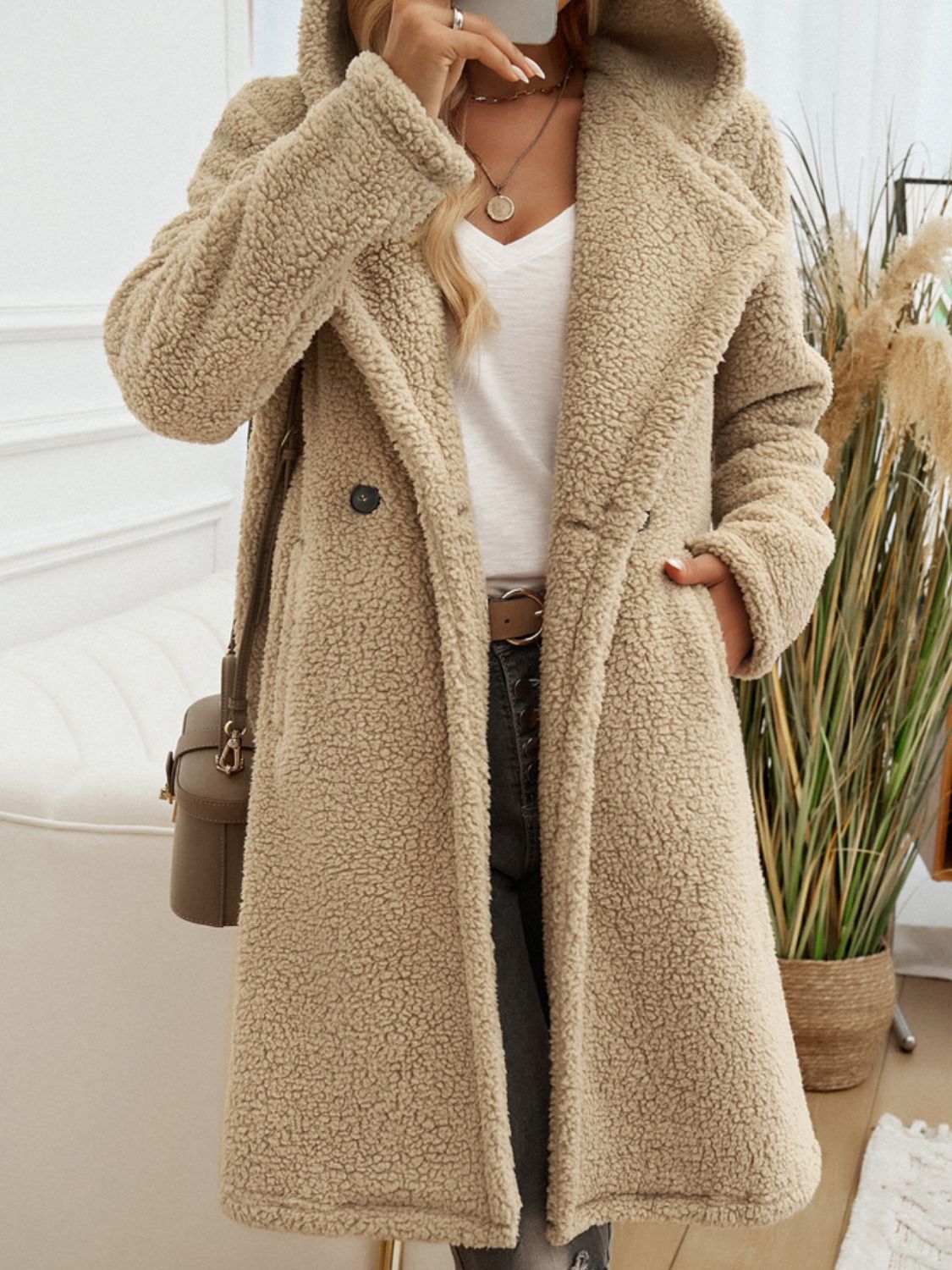 Effortlessly Elegant Coat with a Timeless Design