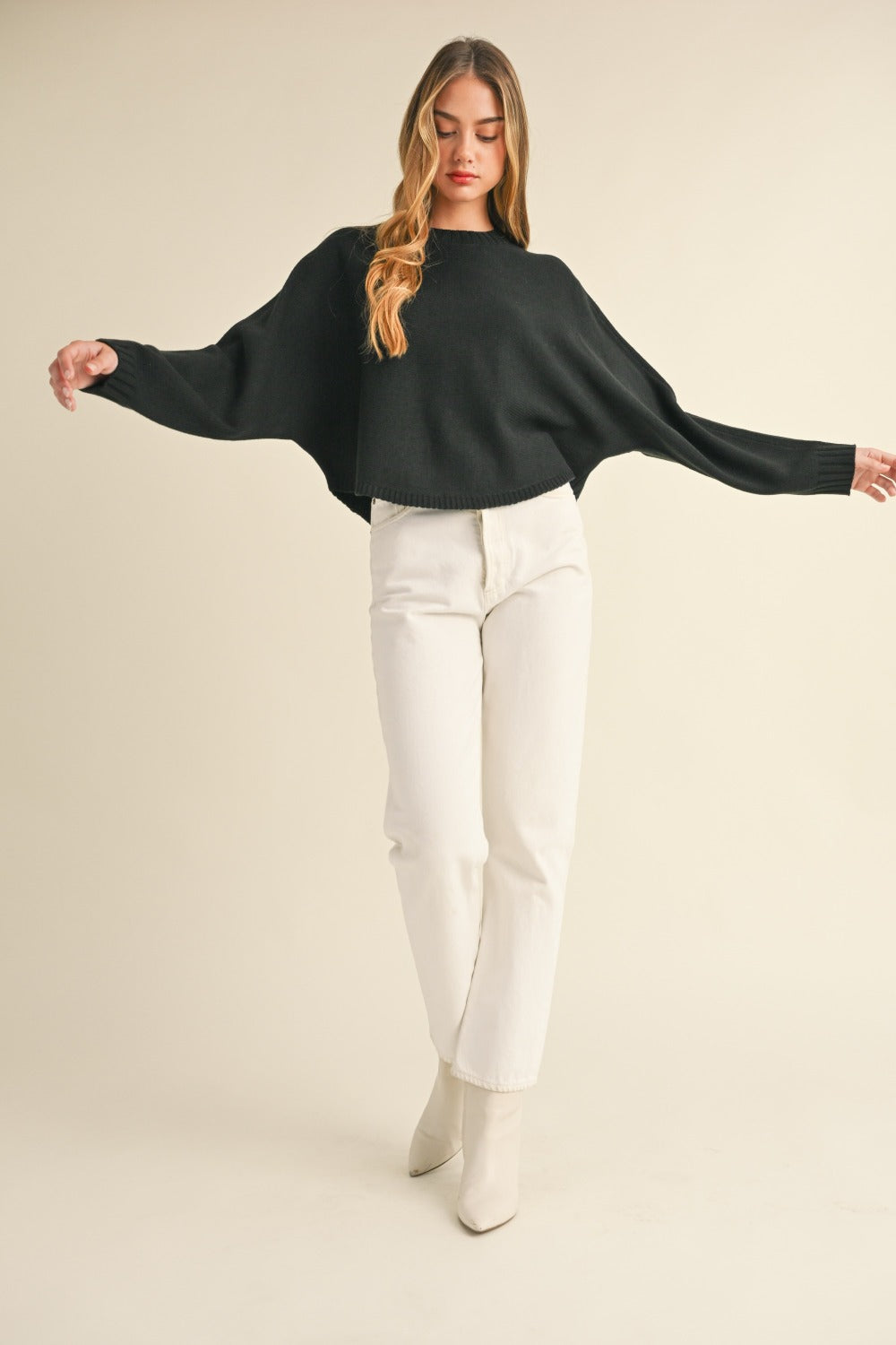 Effortlessly Elegant Sweater with a Timeless Design