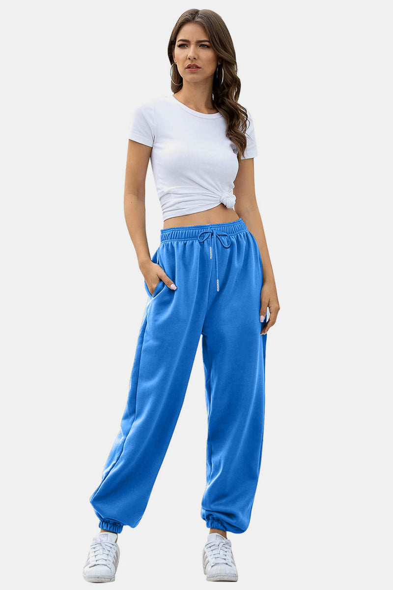 Effortlessly Elegant Pants with a Timeless Design