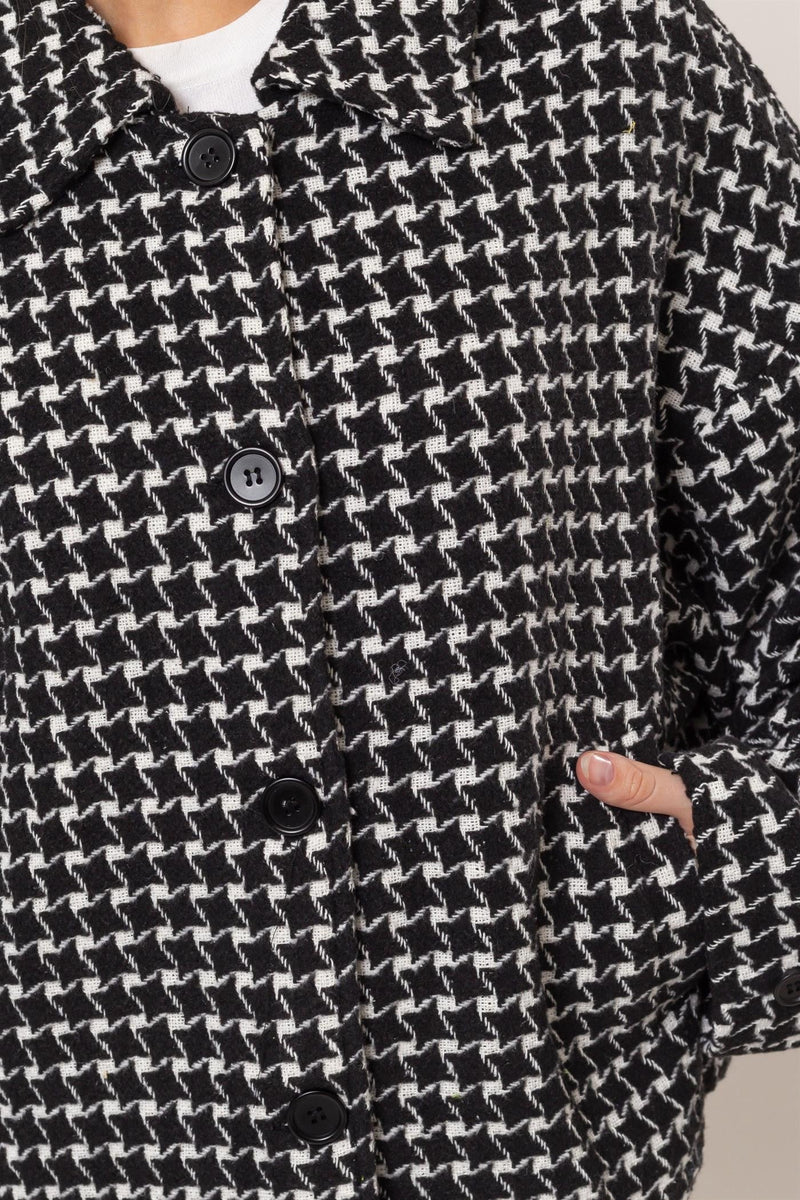 Elegantly Styled Jacket for Everyday Wear